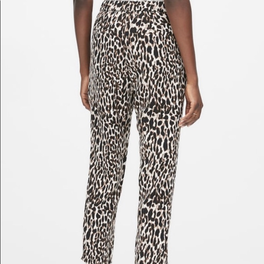 Banana Repub Hayden Tapered-Fit Leopard Ankle Pant - Picture 2 of 8